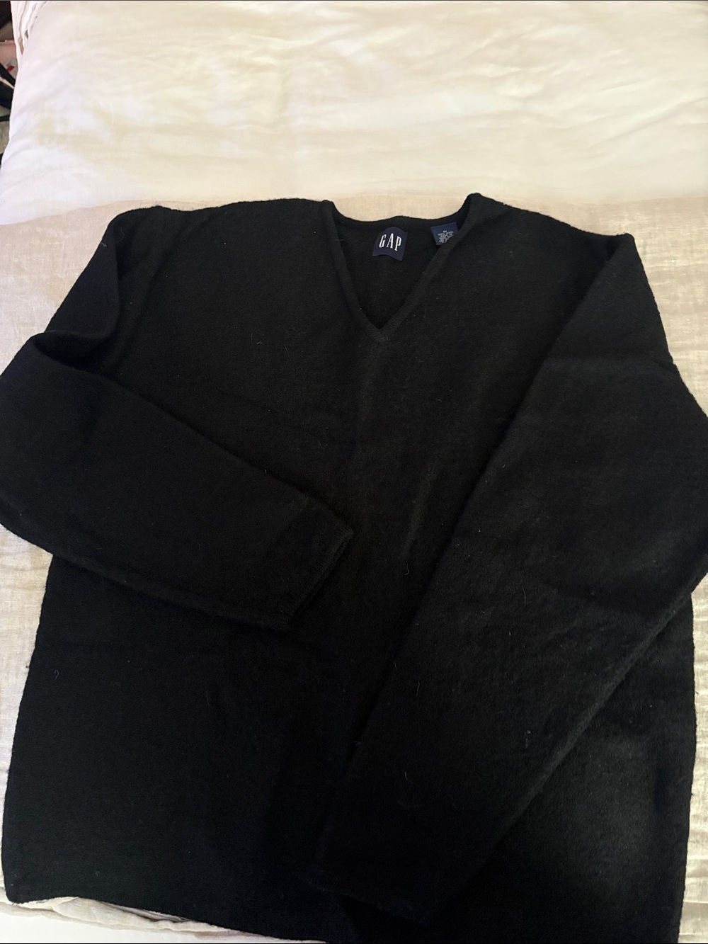 GAP vintage women’s 80’s Black V-Neck Pullover Sweater